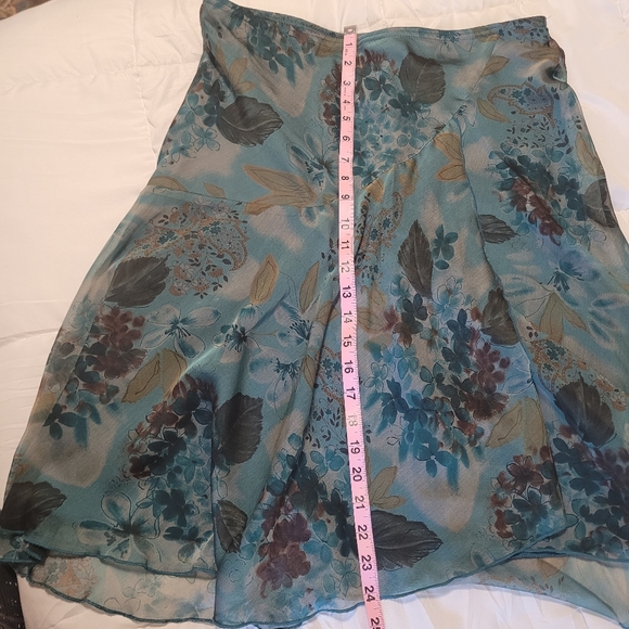 Cato blue, gray, brown skirt.  Lining on inside. Pull on. Floral & le… - Picture 3 of 9